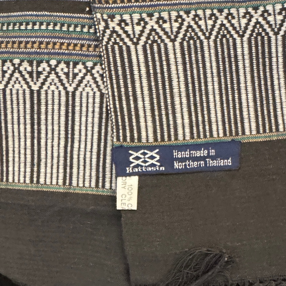 Intricate Patterned Table Runners - Picture 3 of 6